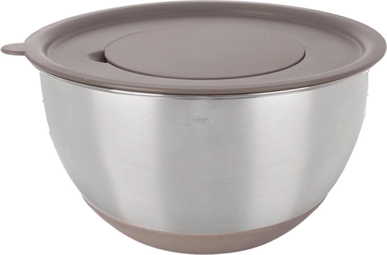Stainless steel mixing bowl with beige plastic lid, 21.7 cm