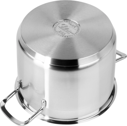 Multi-layer acute-thermal base for energy-efficient cooking