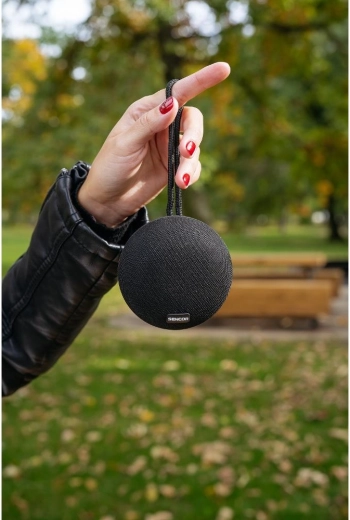Lightweight speaker with a practical strap