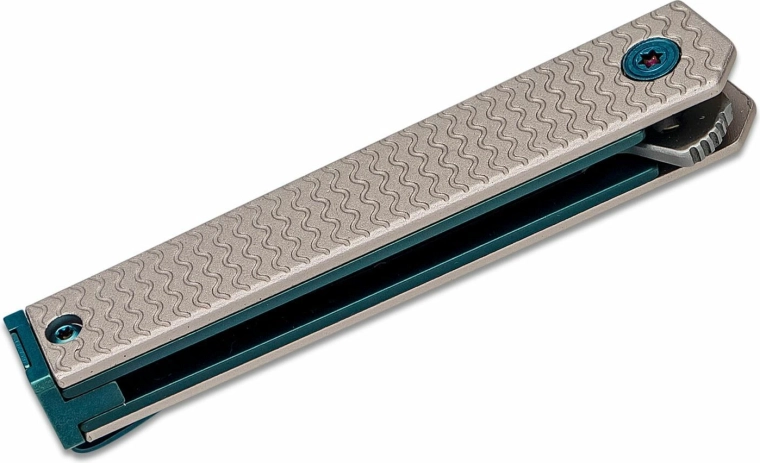 Smooth flipper opening and secure lock