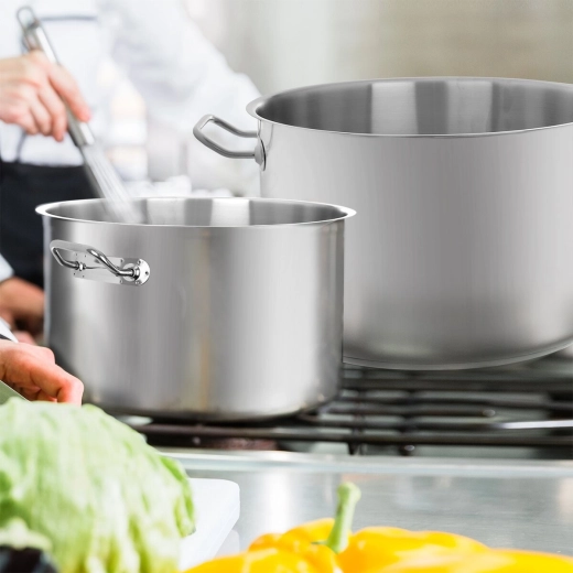 Large 21.5 l capacity for cooking in bulk