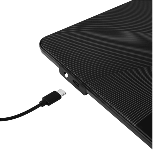 Устойчива повърхност и USB-C зареждане
