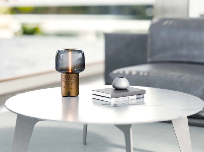Portable wireless lamp for indoors and the terrace