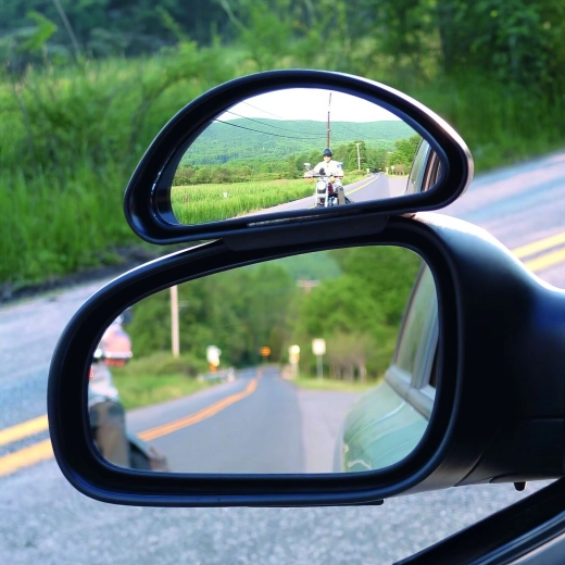 Additional convex rear-view mirror
