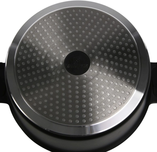 Glass lid and stable base for all cooktops
