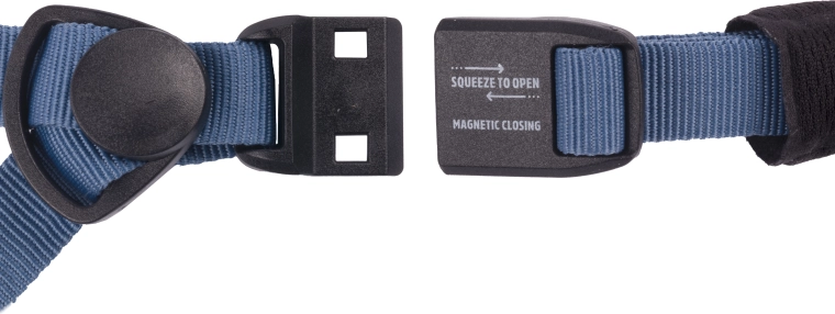 Magnetic buckle for quick and safe fastening