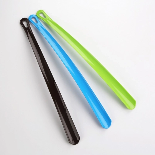 Long shoehorn 60 cm – assorted colors
