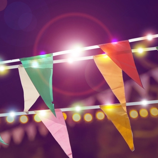Solar string lights with colorful flags, 4 m, 35 LEDs