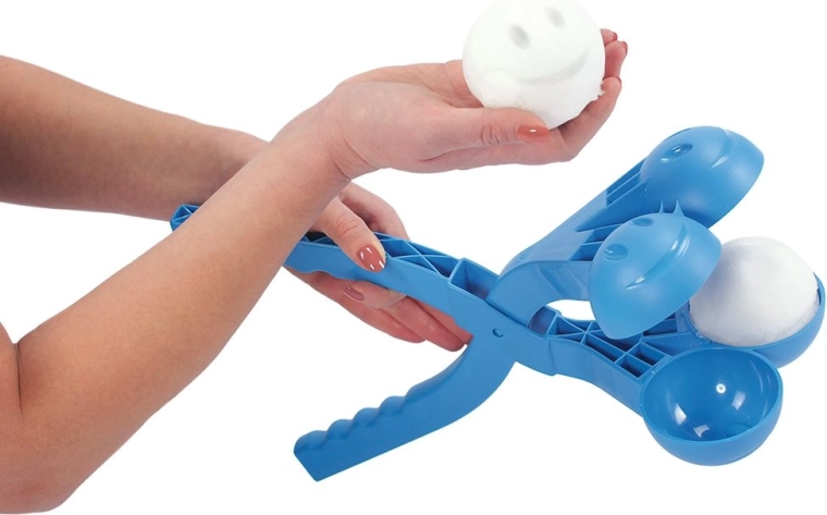 Quick making of round snowballs