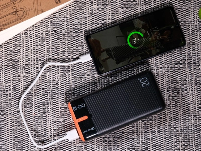 Three outputs for more devices