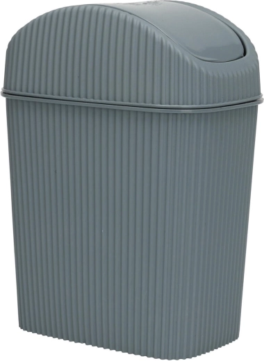 Flip-top lid for convenience and cleanliness