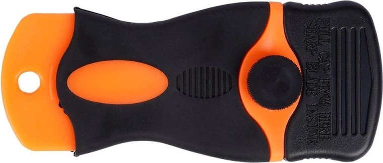 Ergonomic handle for a secure grip