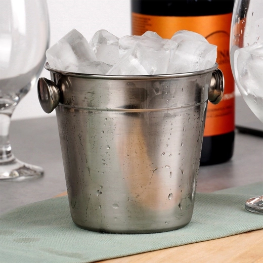 Stylish drink serving
