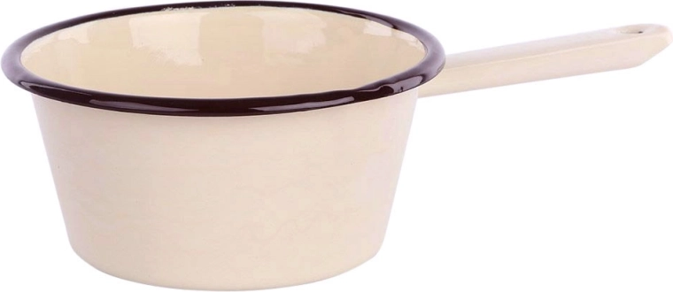 Pouring spout for convenient pouring