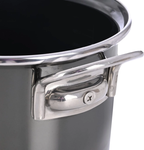 Comfortable side handles