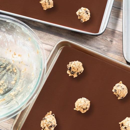Versatile use from baking to freezing