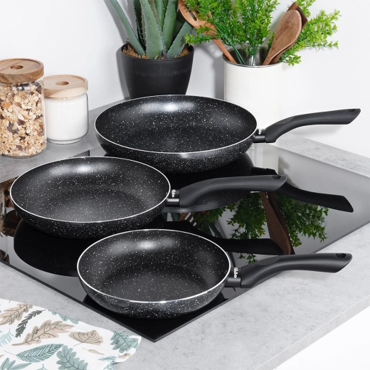 Универсални за всички видове котлони