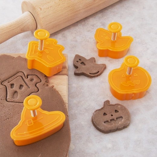 Plunger for a clear decorative imprint