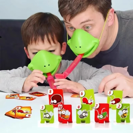 Екшън забавление с жабешки маски