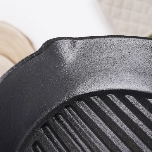 Thick cast iron for perfect heat
