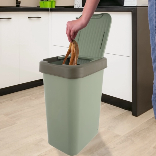 A lid that stays open