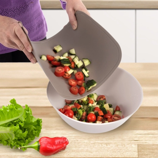 Flexible and precise handling