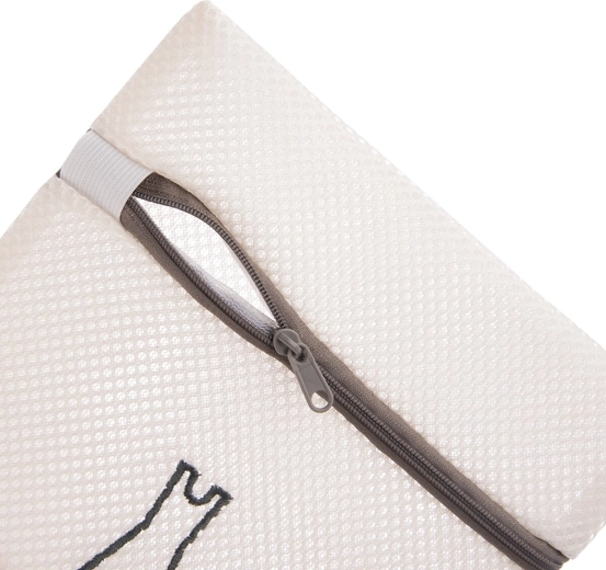 Fine mesh, gentle on sensitive materials