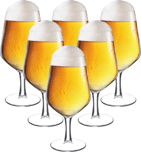 Goblet shape highlights head and aroma