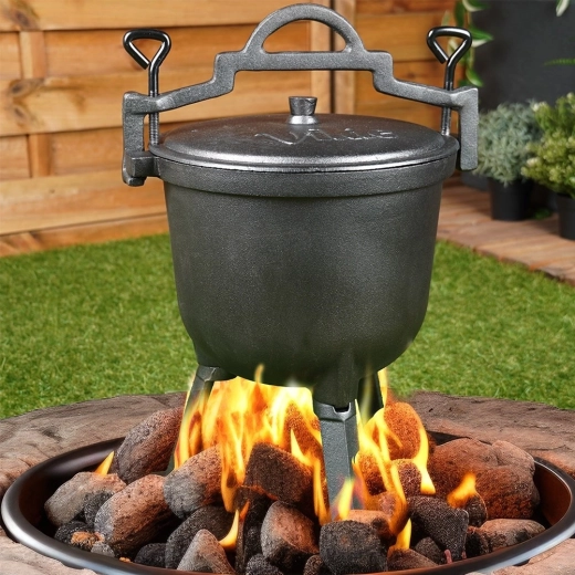 Stable legs for safe use over a fire