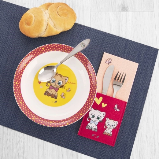Practical cutlery storage for table and travel