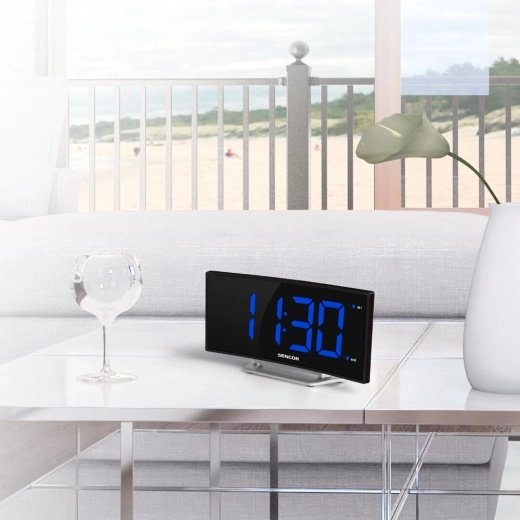 Adjustable brightness and Snooze function