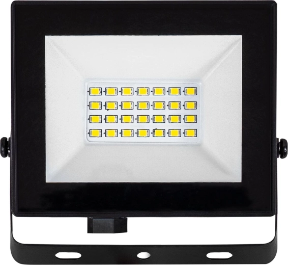 Powerful and uniform 1600 lm illumination