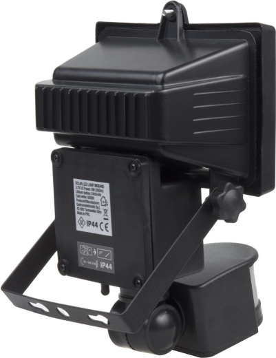 IP44 durability for outdoor environments