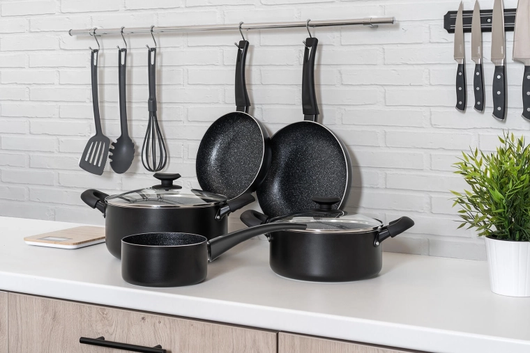 Comfortable grip and cooking control