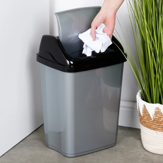 Practical swing lid to help prevent odors