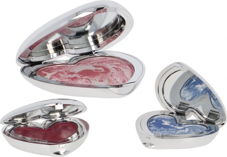 Руж и сенки за очи с мраморен финиш