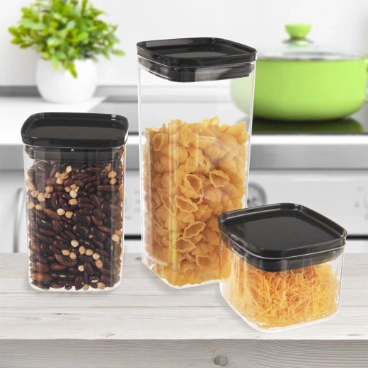 Space-saving square design and stacking