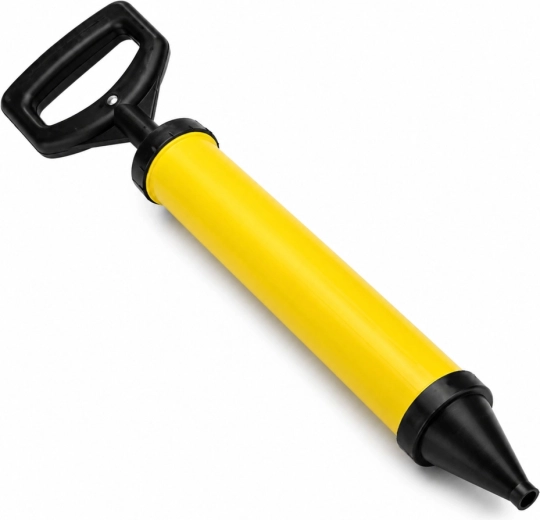 Ergonomic handle and sealed piston for even dispensing