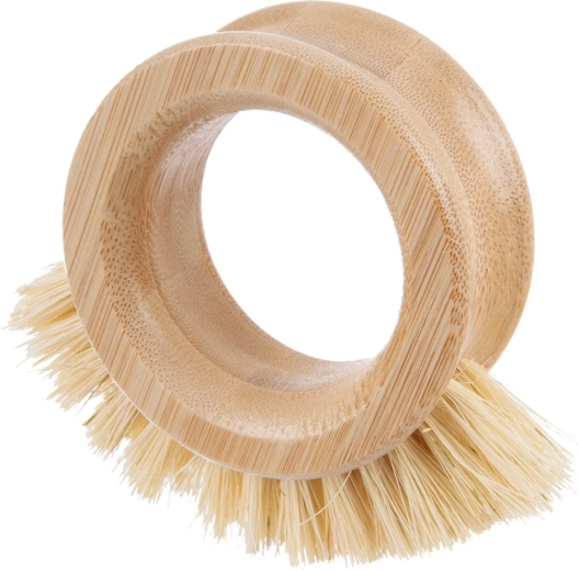 Stiff bristles for stubborn dirt