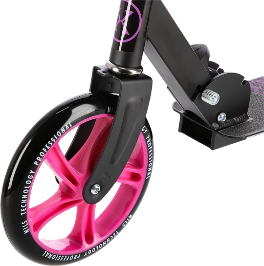Fast and smooth ride on 200 mm wheels with ABEC 7