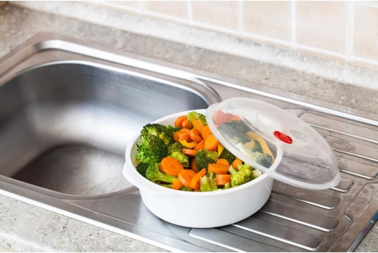 Practical food storage container