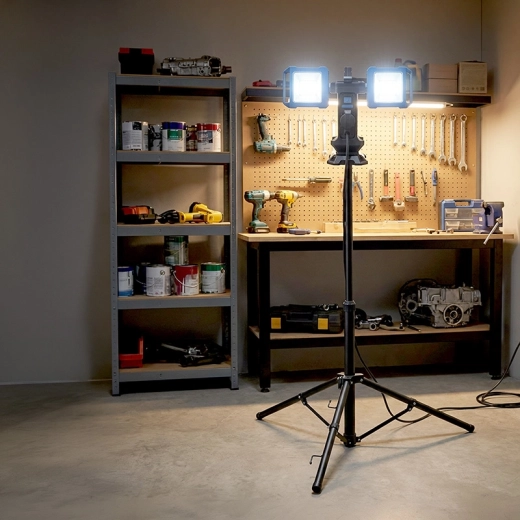 Telescopic stand for precise positioning