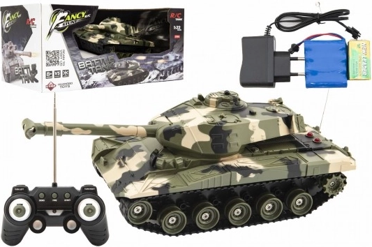 RC танк с дистанционно управление и звукови ефекти на батерии