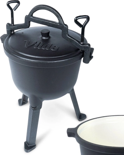 Enamelled cast iron pot on legs with lid CAST LINE 4 l