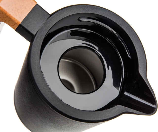 Vacuum insulation for longer temperature retention