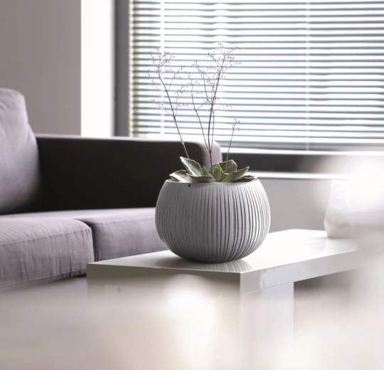 Modern concrete look with ribbing