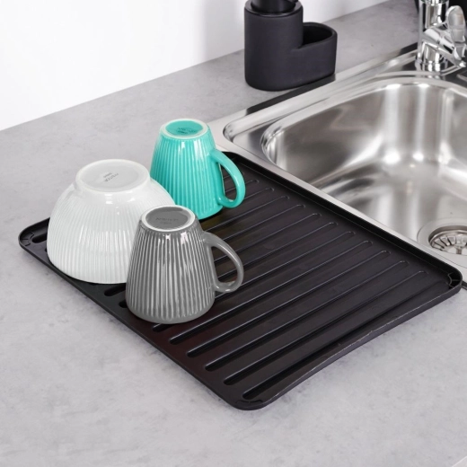 A practical alternative to a traditional dish drainer
