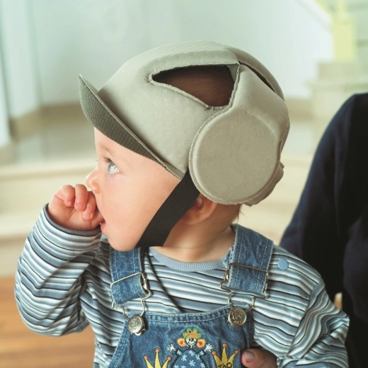 Adjustable size 44–52 cm