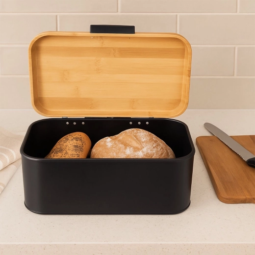 Closable lid to protect baked goods