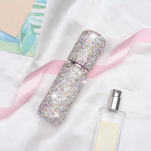 Compact and refillable